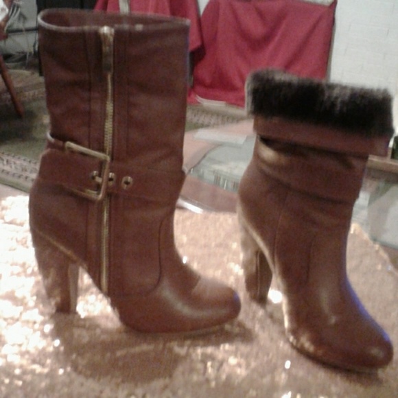 Boot - Picture 2 of 2